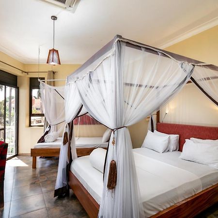 2 Friends Beach Hotel Entebbe Exterior photo