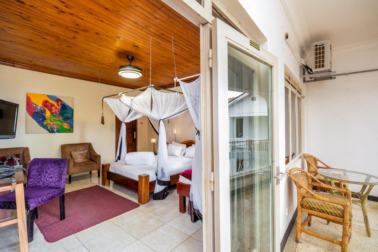 2 Friends Beach Hotel Entebbe Exterior photo