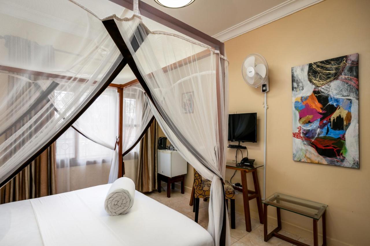 2 Friends Beach Hotel Entebbe Exterior photo