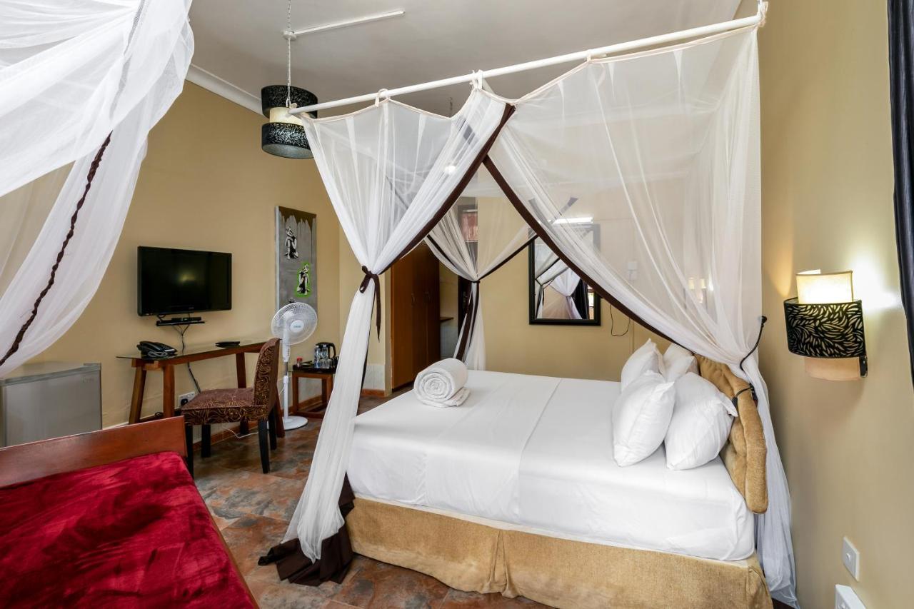 2 Friends Beach Hotel Entebbe Exterior photo