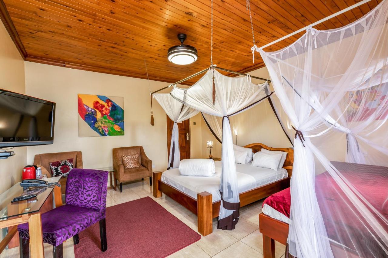 2 Friends Beach Hotel Entebbe Exterior photo