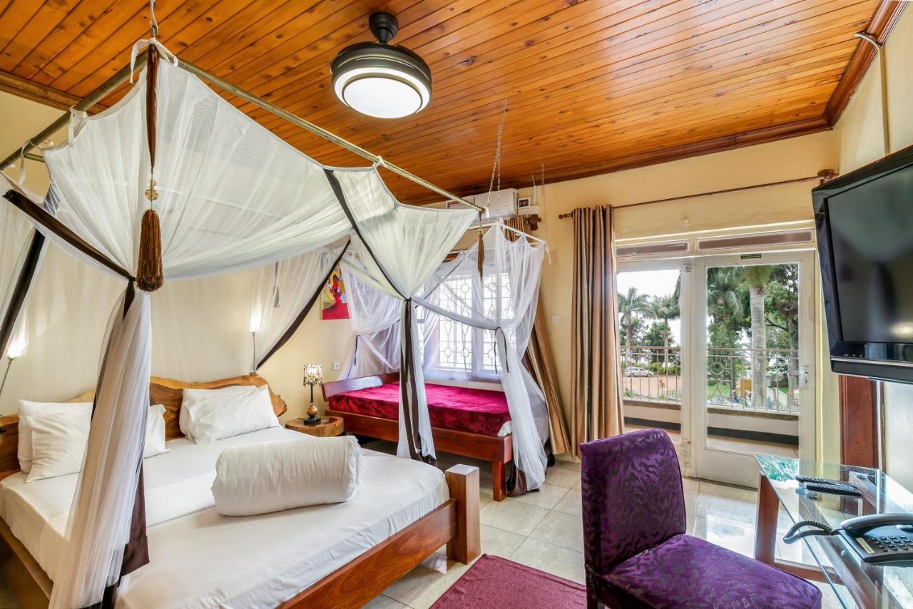 2 Friends Beach Hotel Entebbe Exterior photo