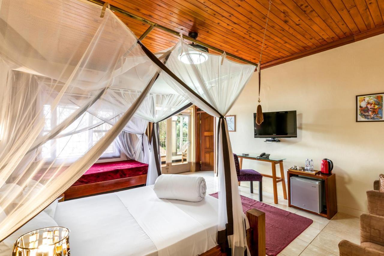 2 Friends Beach Hotel Entebbe Exterior photo