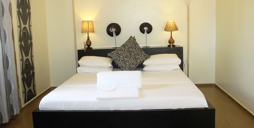 2 Friends Beach Hotel Entebbe Exterior photo