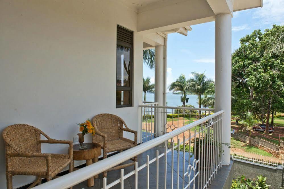2 Friends Beach Hotel Entebbe Exterior photo