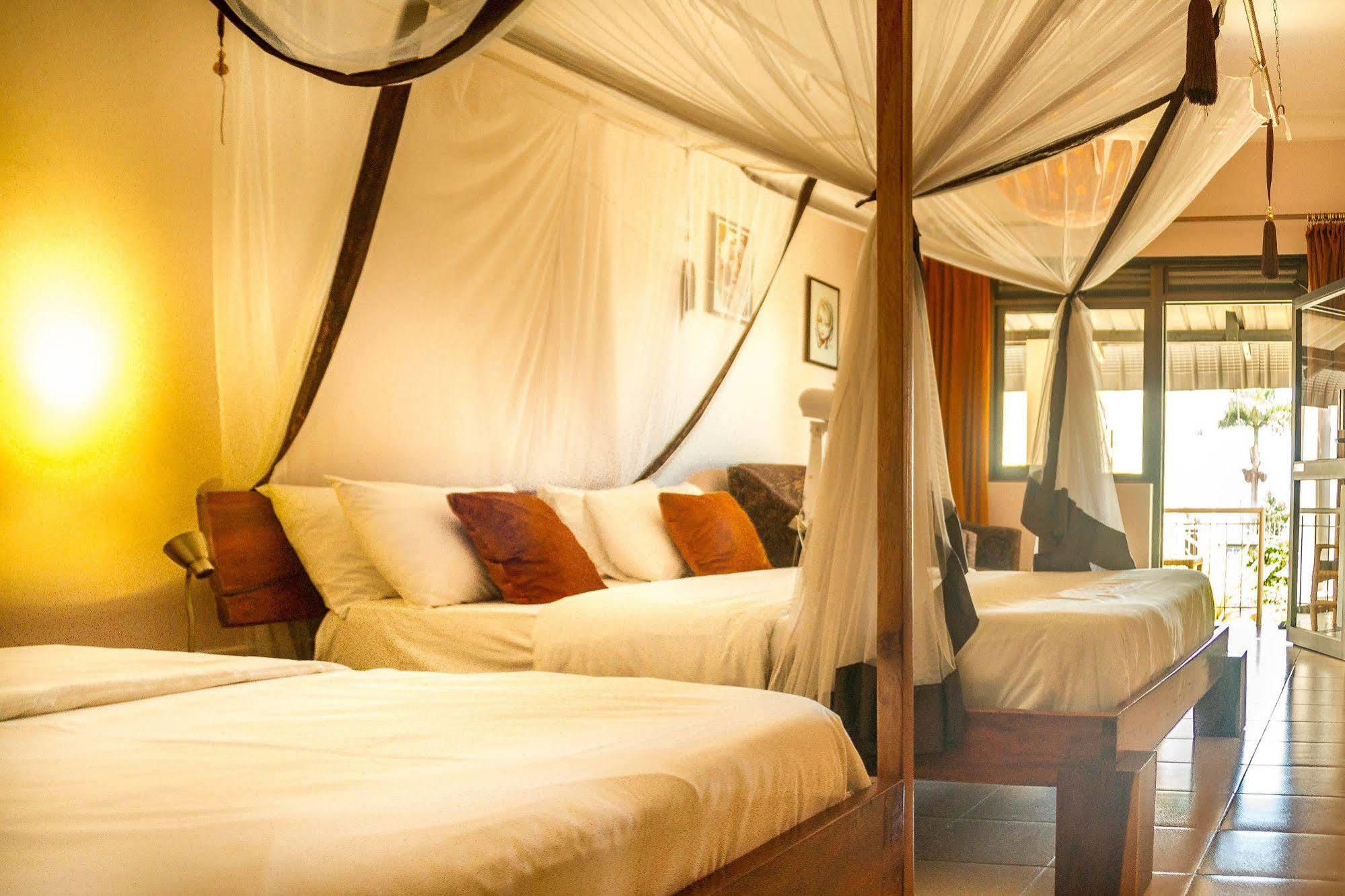 2 Friends Beach Hotel Entebbe Exterior photo